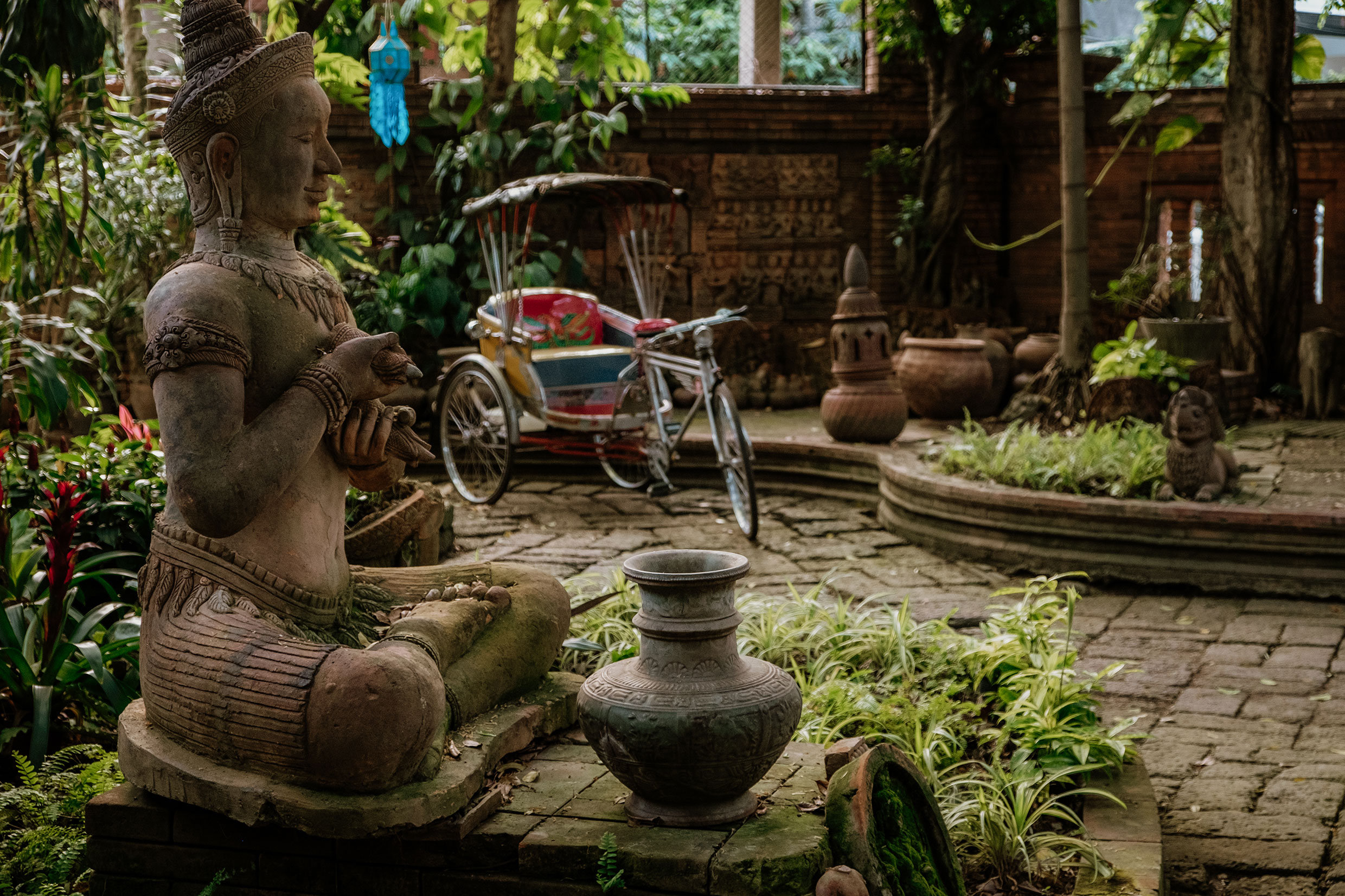 mit Fuji-Kameras in Chiang Mai, Nordthailand - Fotograf Fürth, © Klaus Gruber | dolphin photography