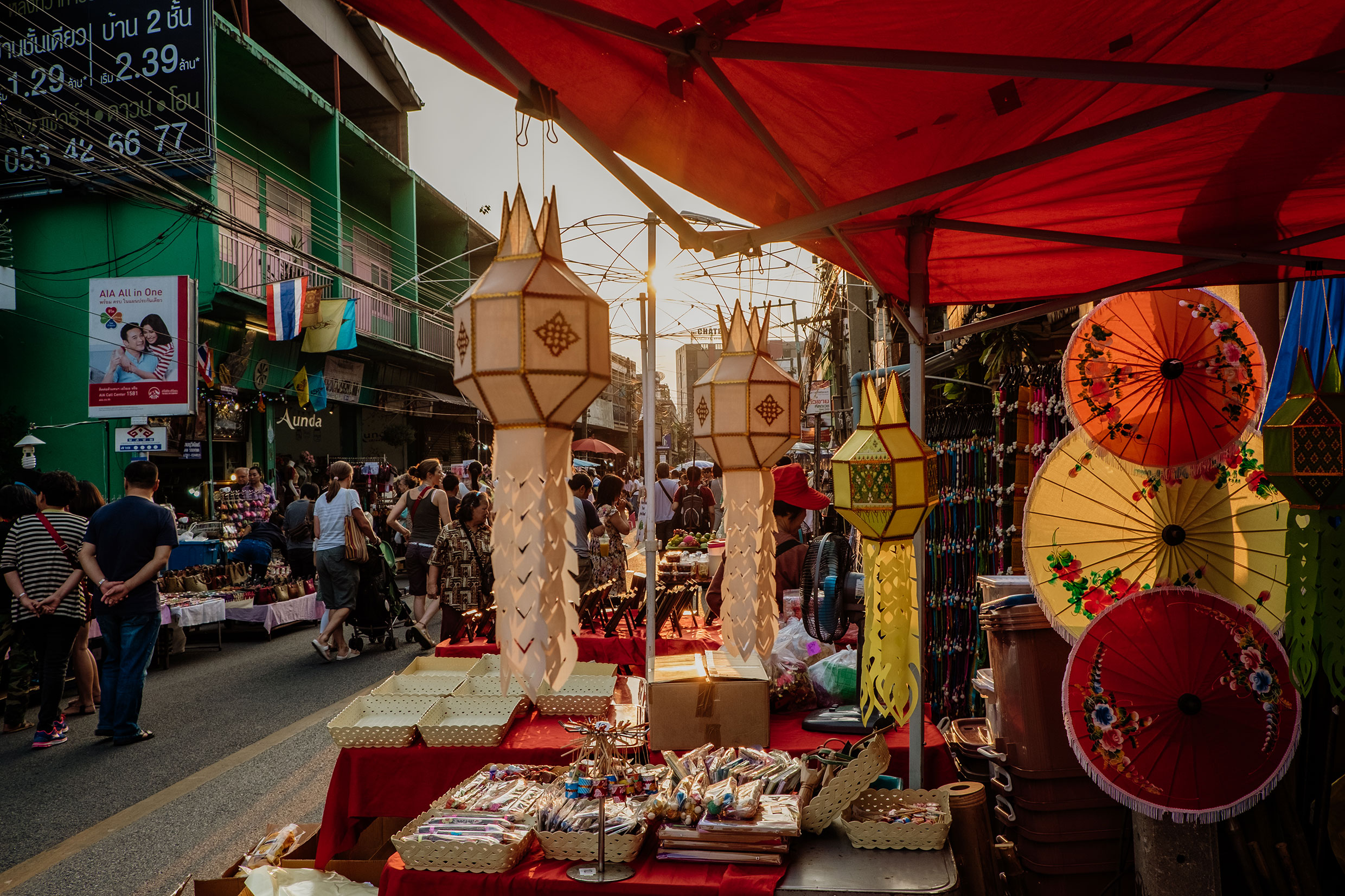 mit Fuji-Kameras in Chiang Mai, Nordthailand - Fotograf Fürth, © Klaus Gruber | dolphin photography