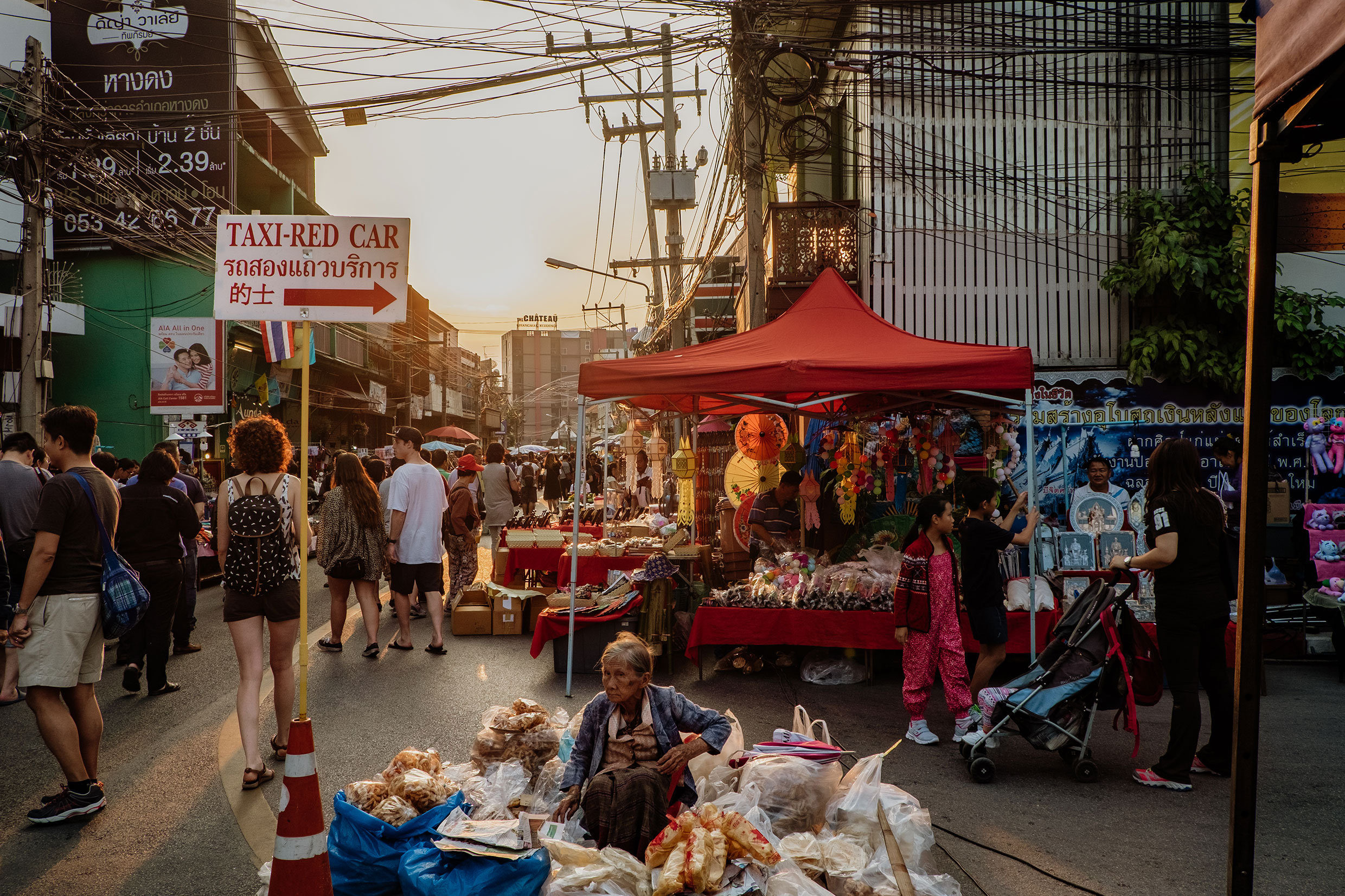 mit Fuji-Kameras in Chiang Mai, Nordthailand - Fotograf Fürth, © Klaus Gruber | dolphin photography