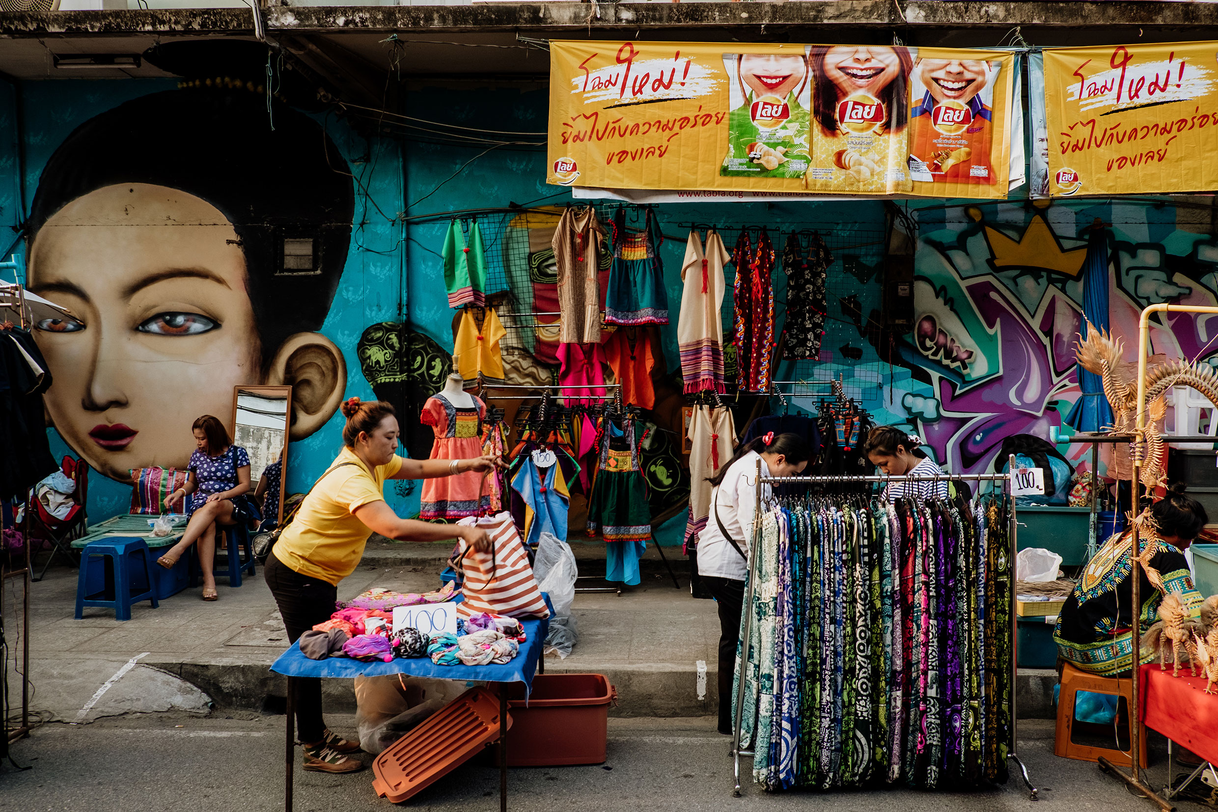mit Fuji-Kameras in Chiang Mai, Nordthailand - Fotograf Fürth, © Klaus Gruber | dolphin photography